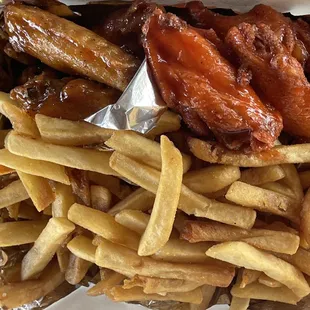 chicken wings and fried chicken, food