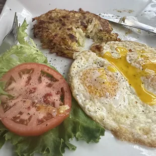 Eggs w the hash brown&apos;s