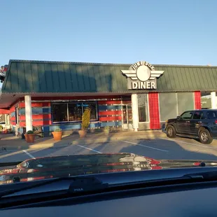 the outside of the restaurant