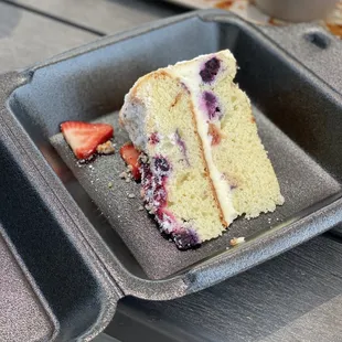 Berries and Mascarpone Cake