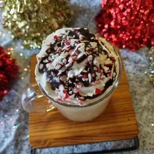 Peppermint bark latté