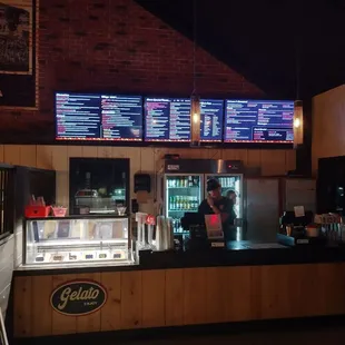 V&apos;s pizza