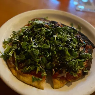 My sister likes her pizza to be garnished like a salad