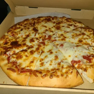 Cheese pizza - surprisingly good. This is a yeasty airy type of pizza. Will get this again.