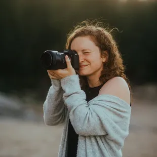 Hi! I'm Kailyn Julianna, and I lead all of our photography projects. Nice to meet you!