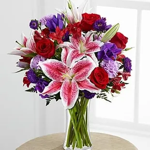 Arrangement that was ordered and paid for from FTD - please note it looks NOTHING like the arrangement that was received.