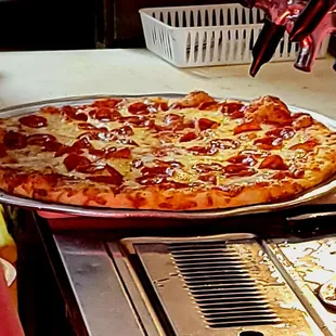 Large Pepperoni Pizza (not the one we got tho)