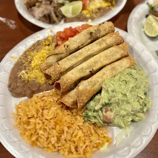 Taquitos combination. IG: foodie.maps
