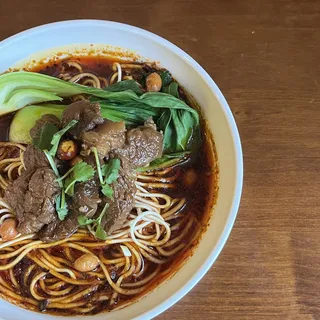 招牌牛肉面Signature Beef Stew Noodles