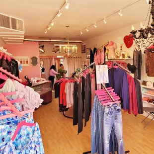 Point of view (front of the boutique)