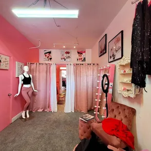 Dressing /Fitting Rooms