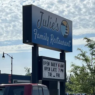 a truck parked in front of the restaurant