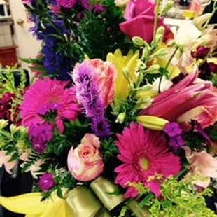 Gorgeous bouquet delivered to my mama!