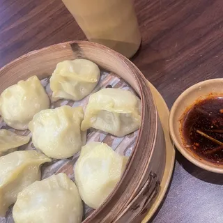 Steamed Beef and Carrot Dumplings
