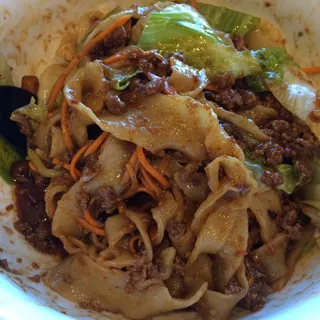 16. Noodles Soup with Meat and Bean Sauce
