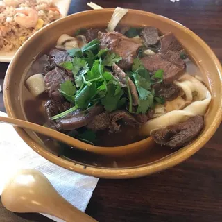 23. Beef Stewed Rice Noodles Soup