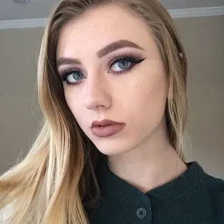 Anneka C.