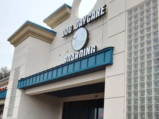 Happy Hound Dog Resorts