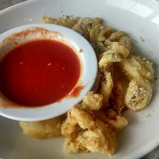 Crispy Calamari with Spicy Tomato Sauce