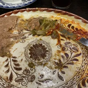 The serving plates are very Mexican and authentic.