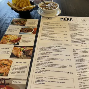 It&apos;s Lunch time at Julio&apos;s