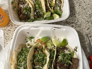 Los Amigos Taqueria Y Tienda