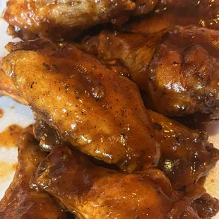 Jerk messy wings