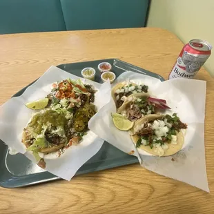 Tacos y Sopes