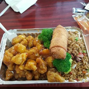 General Tsos everything is so fresh. Food was so godd i didnt have to use any condiments or anything.