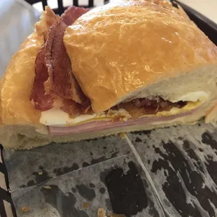 That's the right place if you're looking the fresh bake! The ham &amp; cheese croissant is very delicious with the fresh brew coffee.