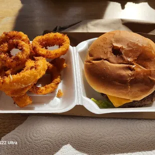 Medium Cheese burger with onion rings