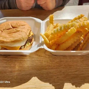 Small cheese burger with fries