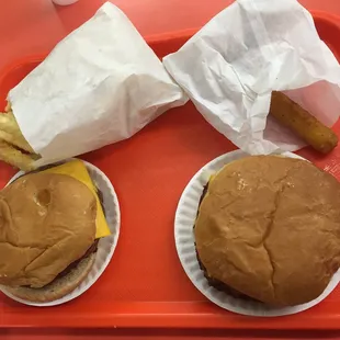 I forgot to add this pic last night. These burgers were good but they needed wrappers. Very drippy for one tiny paper plate.