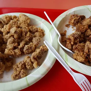 Snack sized gizzard on left and livers on right. They are very good just like I had heard.