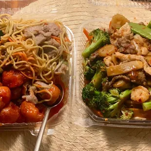 Combo dinner 5( cashew chicken, sweet &amp;sour pork, but with lo mein instead of fried rice), Chow Mein Hong Kong Style