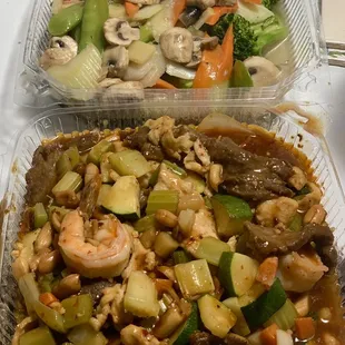 Vegetable deluxe and kung pao delight- yummy, not spicy