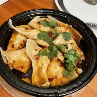 Wonton with Hot Oil (8)*