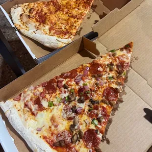 Jumbo Slice Cheese, Jumbo Slice Supreme Pizza