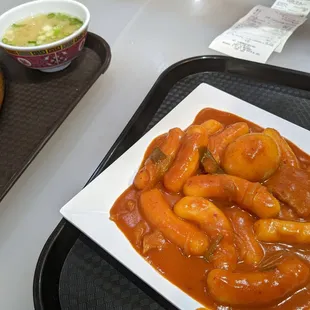 Tteokbokki [spicy simmered rice cakes]