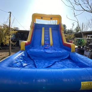 Double lane front load waterslide