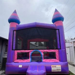 Cotton candy bounce house