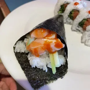 Spicy salmon hand roll