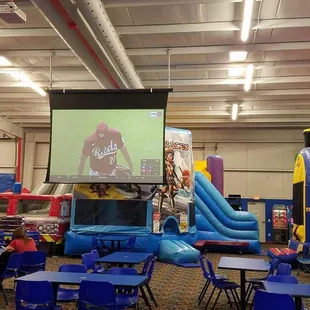 Jump!Zone Party Play Center - Florence, KY  859.283.5867 - Birthday Parties, Inflatables, Mai Pizza, Icee, Bunny Blue Ice Cream