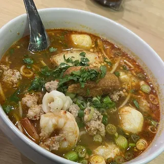 702 Tom Yum Noodles