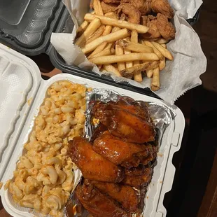 Thai Chili wings w/ Mac n cheese (fire btw). Fried shrimp. (Also fire)