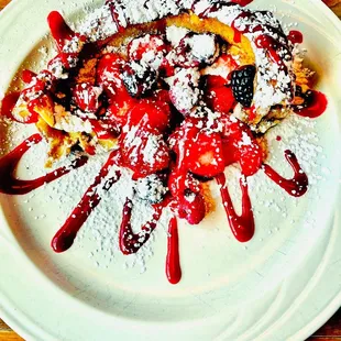 Split Puff Pancake with fresh berries