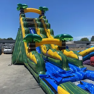 22 foot tall Cali palms waterslide