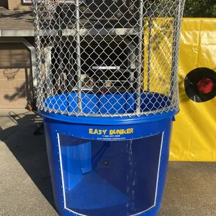 Dunk tank