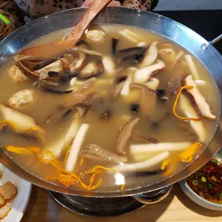 Soymilk Beef and mushroom hotpot