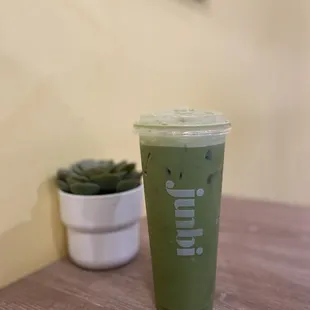 Cold Madagascar Vanilla Matcha w/ Milk